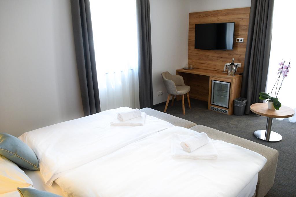 Diana Hotel 3*